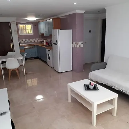 Garcia Noblejas - Apartamento En Malaga